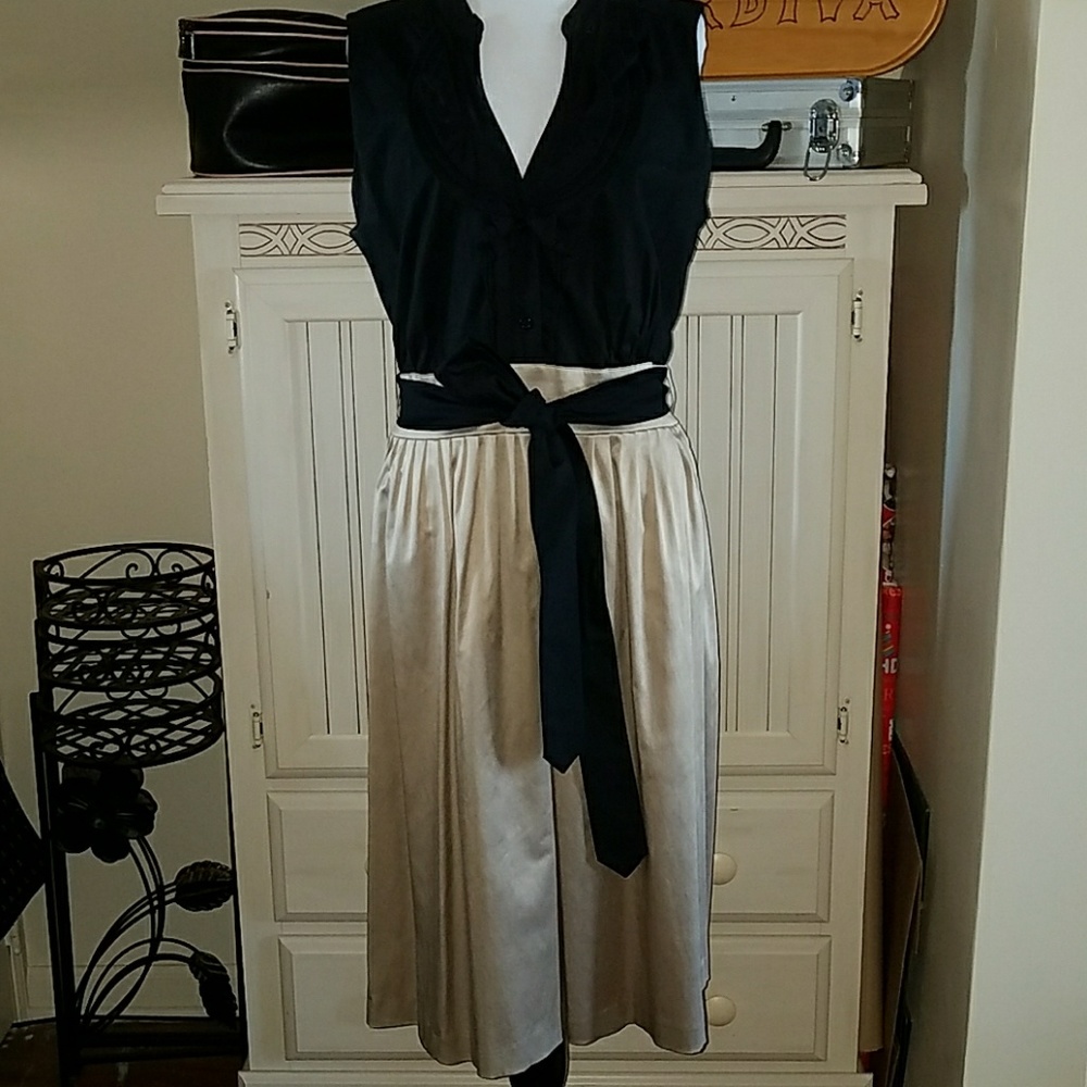 Lovely dress with Pockets!!!